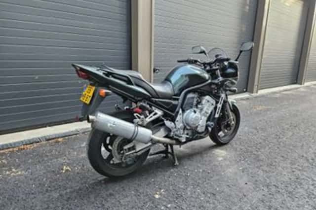 Yamaha FZS 1000 Fazer (2002) thumbnail 2