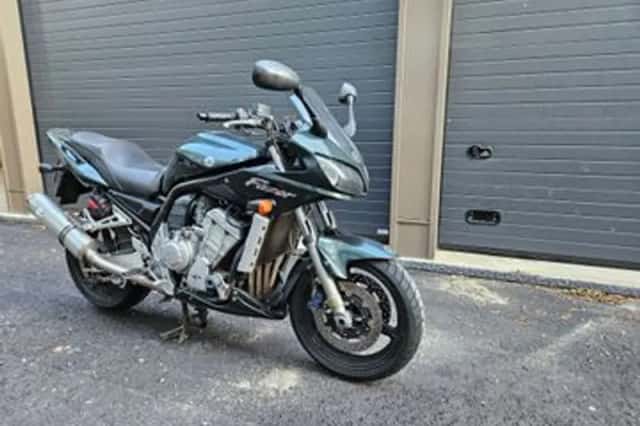 Yamaha FZS 1000 Fazer (2002) thumbnail 3