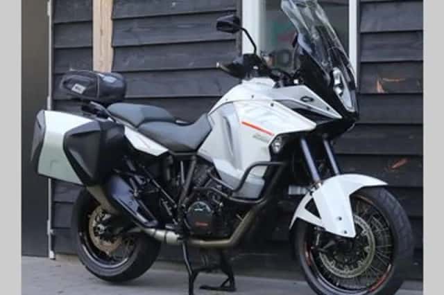 KTM 1290 Super Adventure T (2017) thumbnail 3