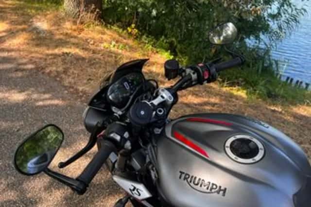 Triumph Street Triple RS (2017) thumbnail 5