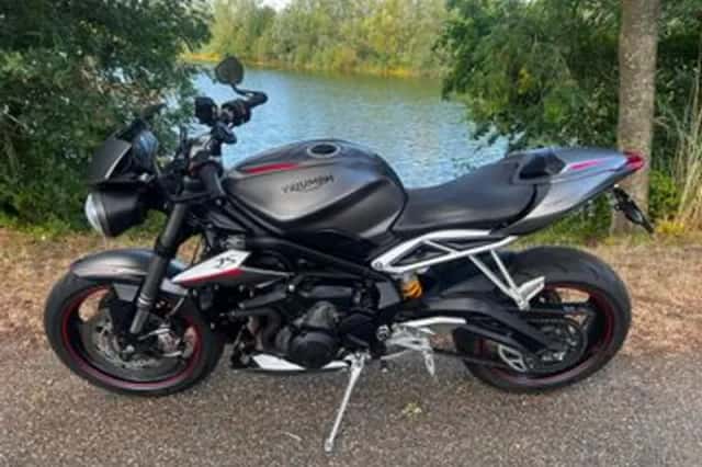 Triumph Street Triple RS (2017) thumbnail 6