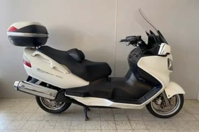 Suzuki AN 650 Burgman ABS (2012) thumbnail 1