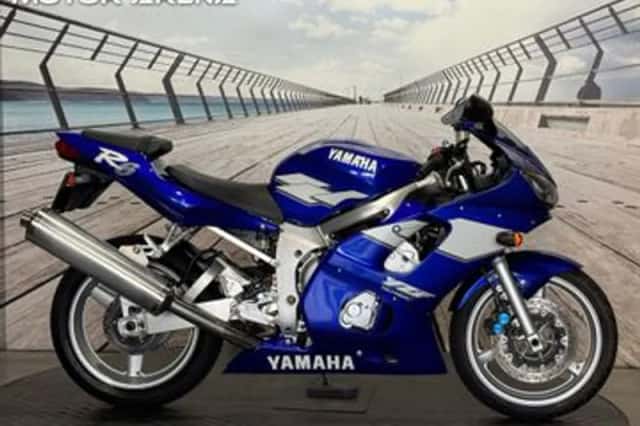 YAMAHA YZF R6 (1999) thumbnail 3