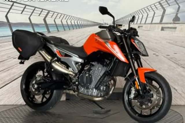 KTM 790 Duke (2018) thumbnail 1
