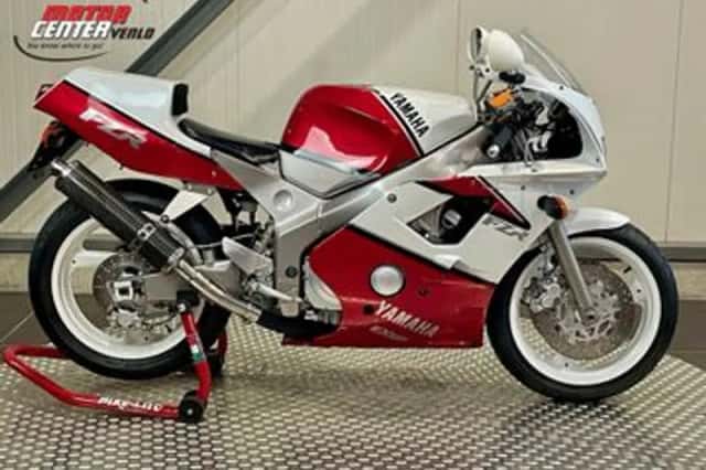Yamaha FZR 400RR (1992) thumbnail 1