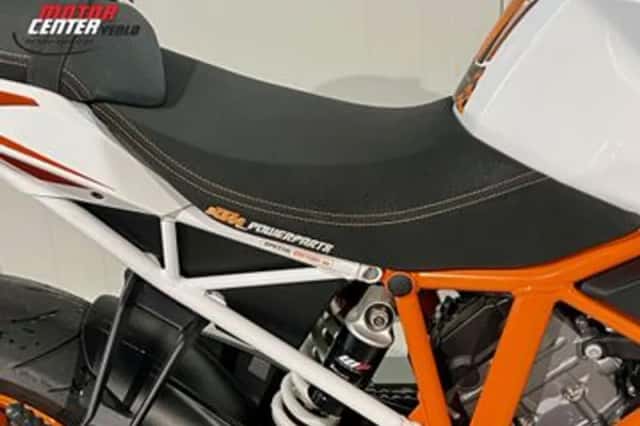 KTM 1290 Super Duke (2016) thumbnail 4