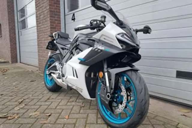 CFMoto 675SR-R (2026) thumbnail 2