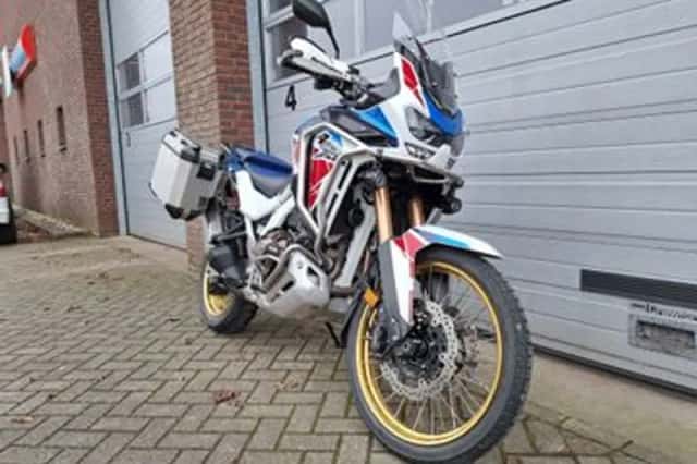 Honda Africa Twin (2022) thumbnail 2