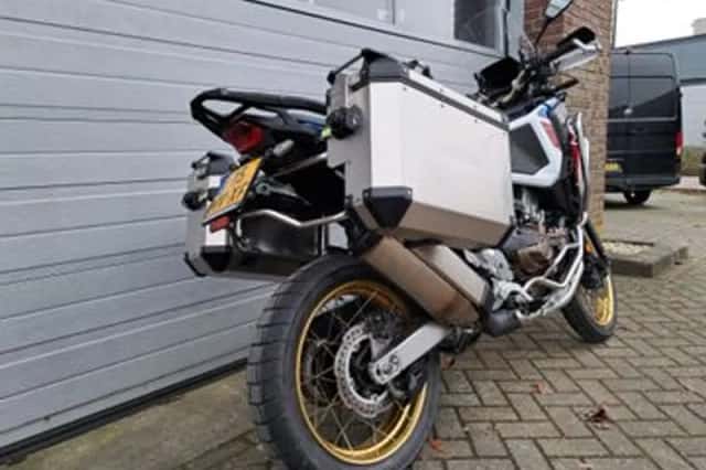 Honda Africa Twin (2022) thumbnail 3