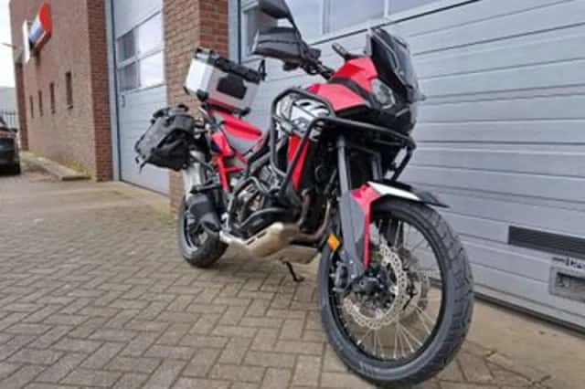 Honda Africa Twin (2022) thumbnail 2