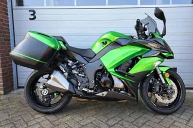 Kawasaki Z1000 (2017) thumbnail 1
