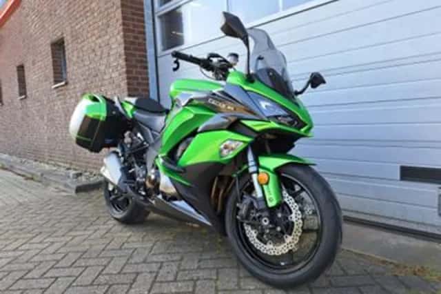 Kawasaki Z1000 (2017) thumbnail 2
