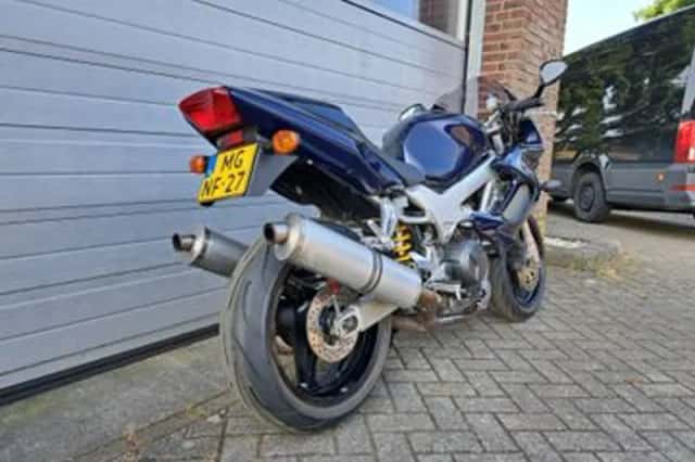 Honda VTR 1000 F Firestorm (2002) thumbnail 3