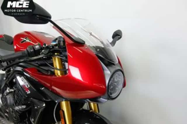 Triumph Speed Triple 1200 RR (2022) thumbnail 2
