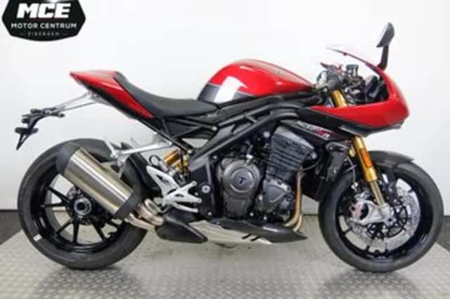 Triumph Speed Triple 1200 RR (2022) thumbnail 3