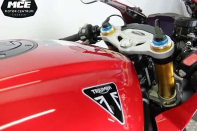 Triumph Speed Triple 1200 RR (2022) thumbnail 4