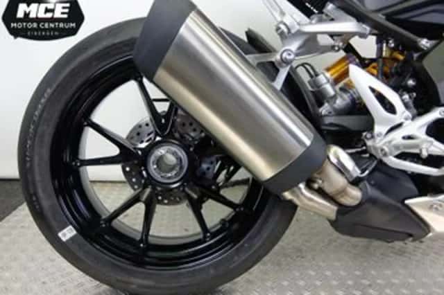 Triumph Speed Triple 1200 RR (2022) thumbnail 6
