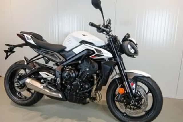 Triumph Street Triple R (2025) thumbnail 3