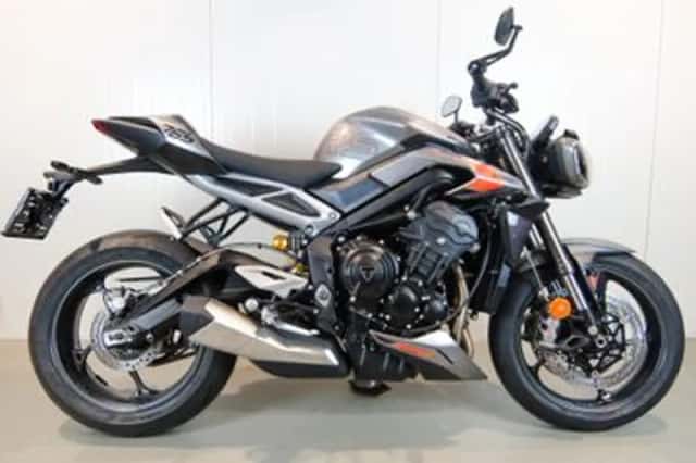 Triumph Street Triple RS (2025) thumbnail 1