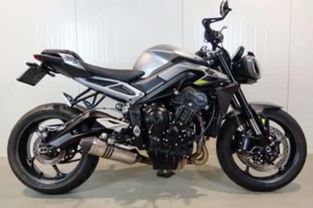 Triumph Street Triple R (2023) thumbnail 4