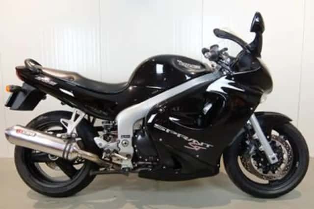 Triumph Sprint ST 955 (2002) thumbnail 2