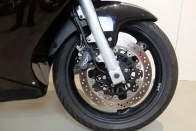Triumph Sprint ST 955 (2002) thumbnail 5