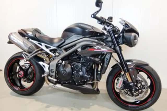 Triumph Speed Triple RS (2019) thumbnail 3