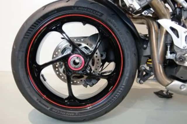 Triumph Speed Triple RS (2019) thumbnail 4