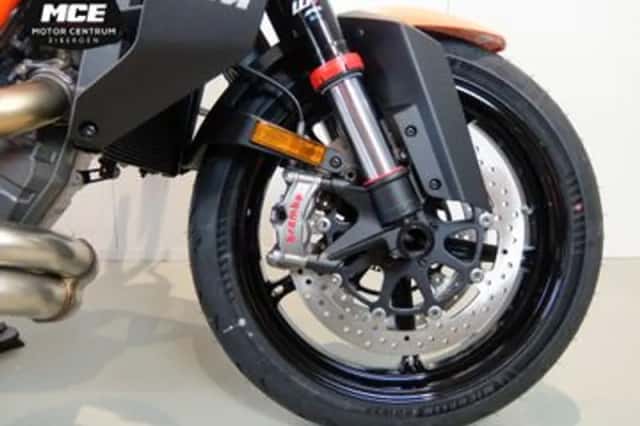 KTM Super Duke 1390 (2025) thumbnail 4
