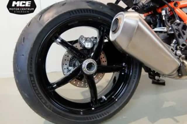 KTM Super Duke 1390 (2025) thumbnail 6