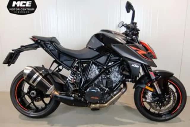 KTM 1290 SuperDuke R (2018) thumbnail 1
