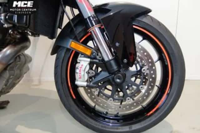 KTM 1290 SuperDuke R (2018) thumbnail 5