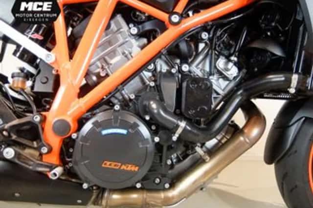 KTM 1290 SuperDuke R (2018) thumbnail 4