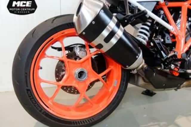 KTM 1290 SuperDuke R (2018) thumbnail 5