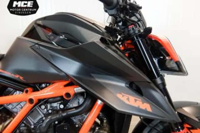 KTM 1290 SuperDuke R (2021) thumbnail 3