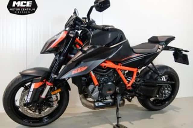 KTM 1290 SuperDuke R (2021) thumbnail 4