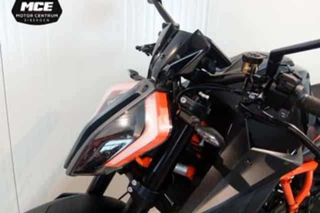 KTM 1290 SuperDuke R (2021) thumbnail 5