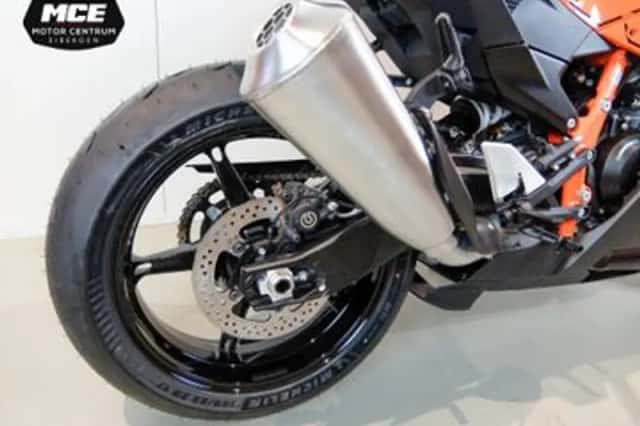 KTM 990 RC R (2025) thumbnail 6