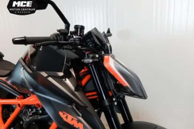 KTM 1290 SuperDuke R (2020) thumbnail 6