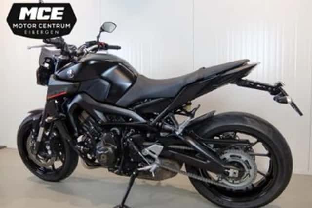 Yamaha MT-09 (2018) thumbnail 6