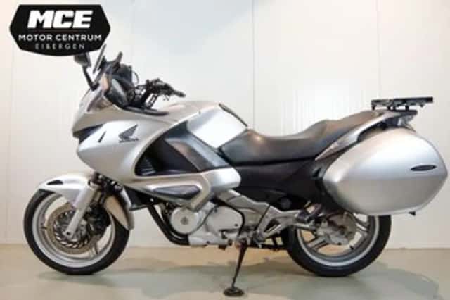 Honda NT 700 V Deauville (2012) thumbnail 2