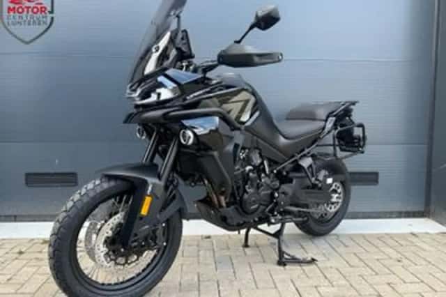 CFMOTO 800MT EXPLORER Triple Black (2026) thumbnail 2