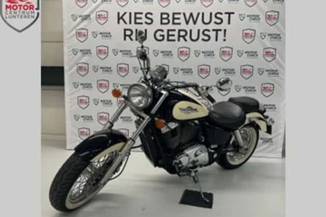 Honda VT 1100 C SHADOW (1997) thumbnail 1