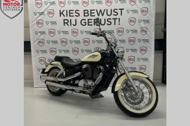 Honda VT 1100 C SHADOW (1997) thumbnail 2