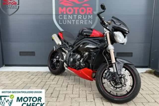 Triumph Speed Triple 1050 (2014) thumbnail 1