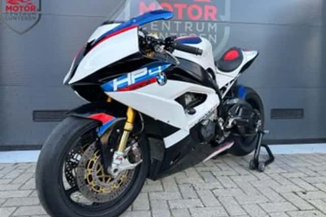 BMW S 1000 RR (2016) thumbnail 2