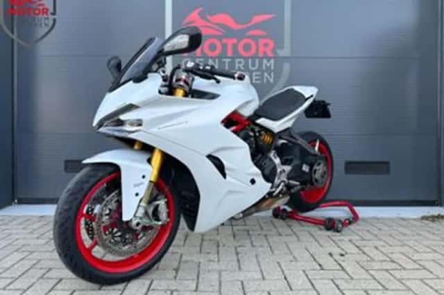 Ducati Supersport (2017) thumbnail 2
