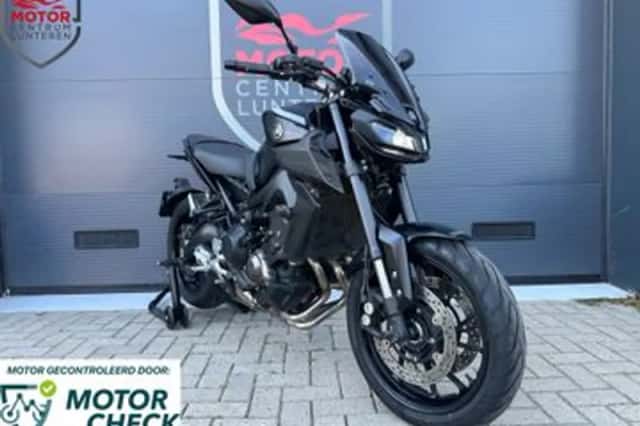 Yamaha MT-09 (2017) thumbnail 1