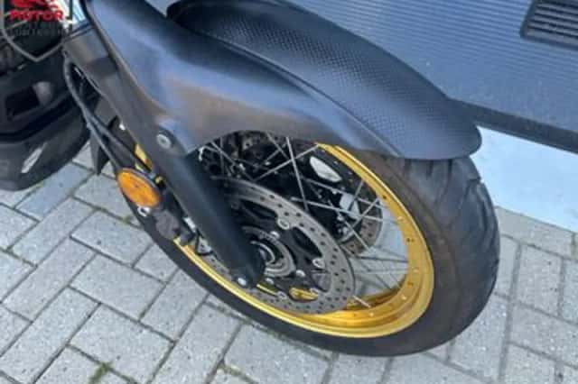 Suzuki V-Strom (2021) thumbnail 5