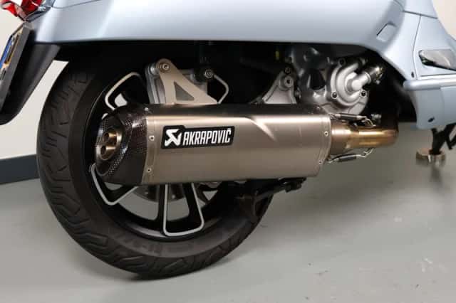 Vespa GTS 300 (2023) thumbnail 4